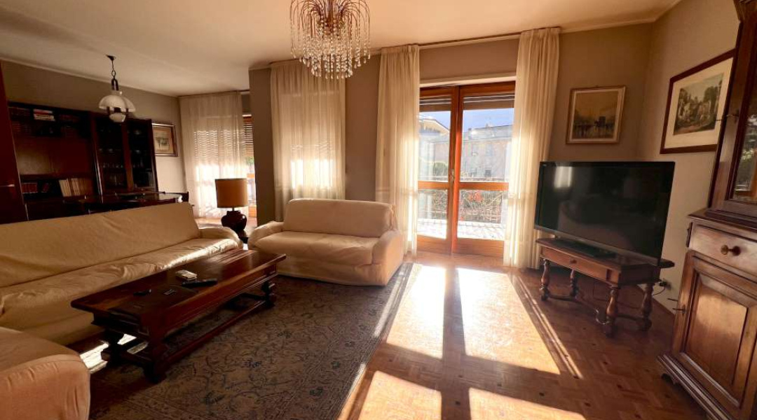 Via Parigi, Aosta, 3 Stanze da Letto Stanze da Letto, ,2 BathroomsBathrooms,Appartamento,Aosta Città,Via Parigi,1586