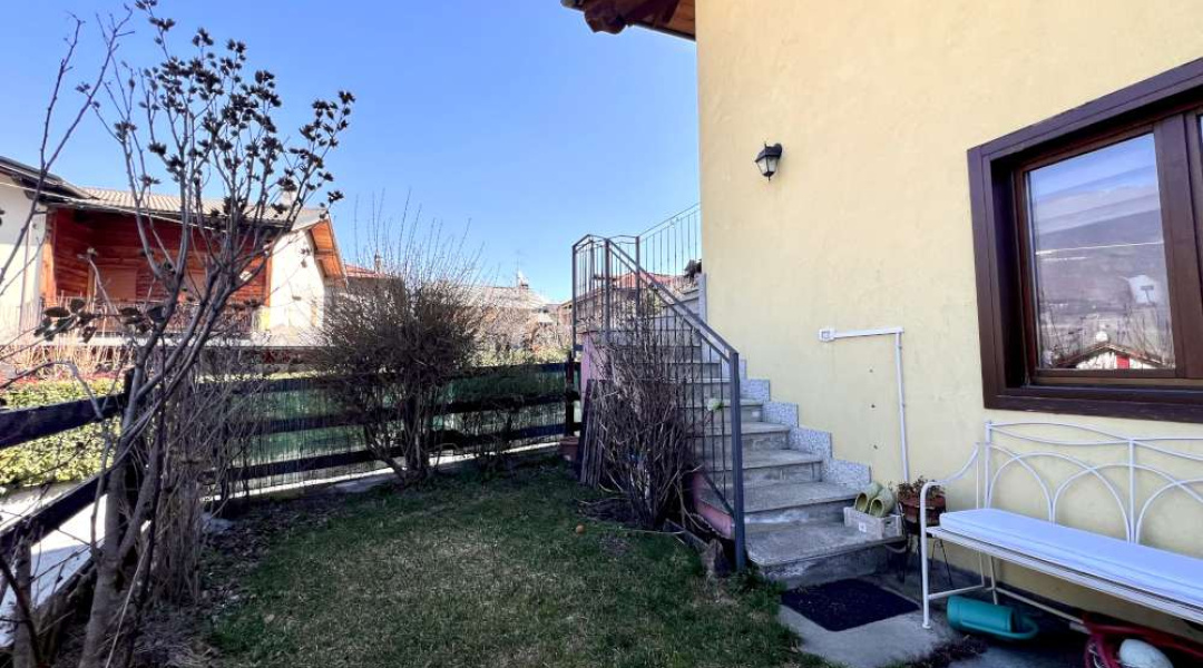 Frazione Barche, Fénis, 2 Stanze da Letto Stanze da Letto, ,2 BathroomsBathrooms,Casa semindipendente,Dintorni di Aosta,Frazione Barche,1595 Frazione Barche, Fénis, 2 Stanze da Letto Stanze da Letto, ,2 BathroomsBathrooms,Casa semindipendente,Dintorni di Aosta,Frazione Barche,1595