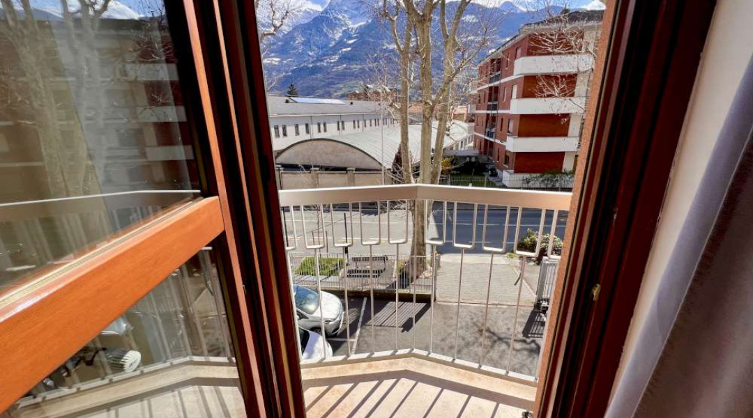 Via Saint Martin De Corléans, Aosta, 2 Stanze da Letto Stanze da Letto, ,1 BagnoBathrooms,Appartamento,Aosta Città,Via Saint Martin De Corléans ,1600