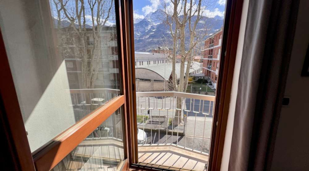 Via Saint Martin De Corléans, Aosta, 2 Stanze da Letto Stanze da Letto, ,1 BagnoBathrooms,Appartamento,Aosta Città,Via Saint Martin De Corléans ,1600