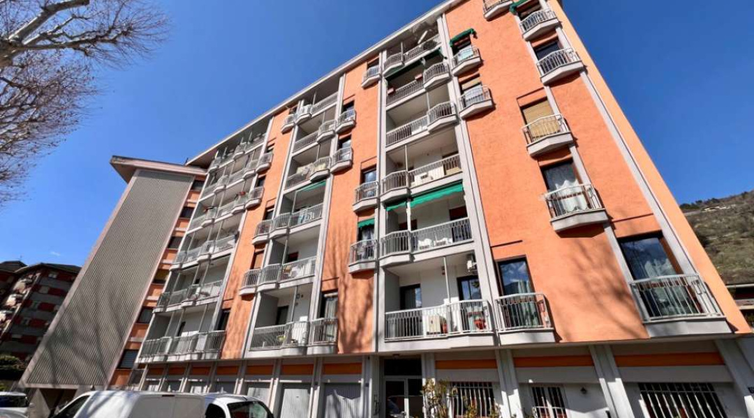 Via Saint Martin De Corléans, Aosta, 2 Stanze da Letto Stanze da Letto, ,1 BagnoBathrooms,Appartamento,Aosta Città,Via Saint Martin De Corléans ,1600